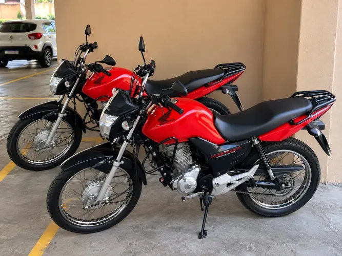 DUAS MOTOS A VENDA