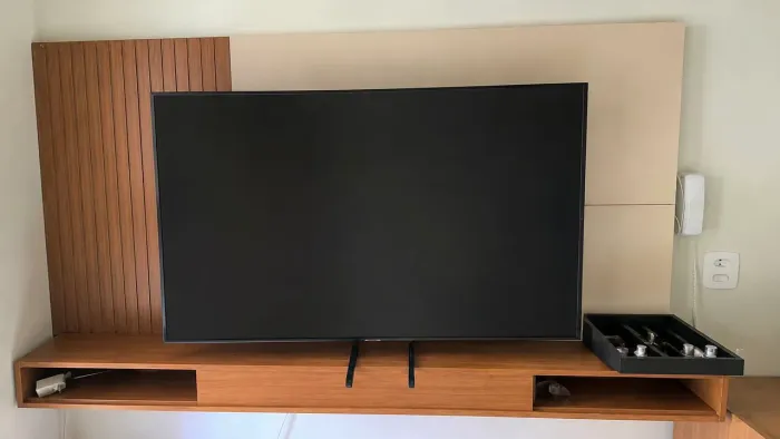 Painel para TV 1,90m - Bege/Cinamomo | R$ 250
