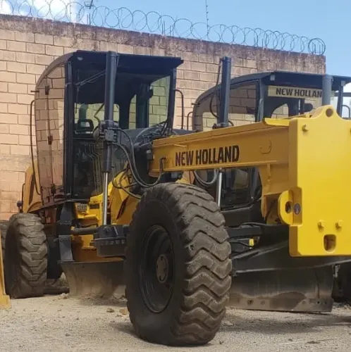 MOTONIVELADORA NEW HOLLAND  RG140B 