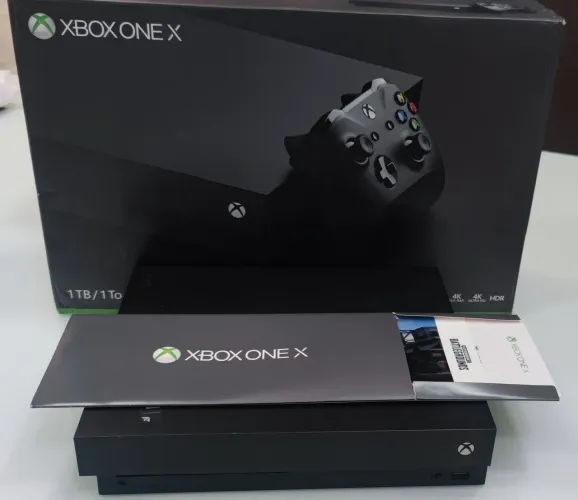 Xbox One X 1TB +Kinect+Adaptador  original +Play & Charge Microsoft + caixa origina