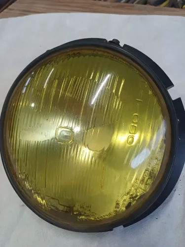 Farol Cibie amarelo