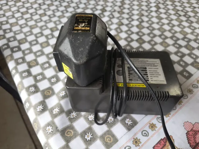 Carregador De Bateria Izumi CH-35EMC Para Ferramentas Hidráulicas