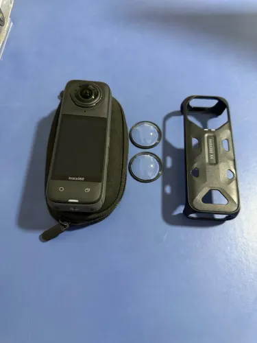 Câmera Insta360 X4