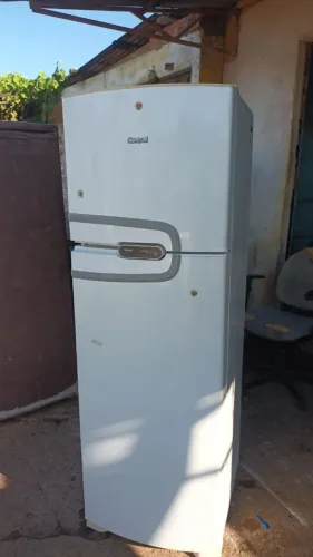 Vende-se geladeira consul