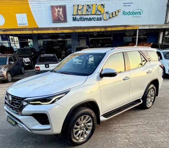 Toyota Hilux SW4 SRX 4X4 2.8 TDI 16V Dies. Aut. 2023
