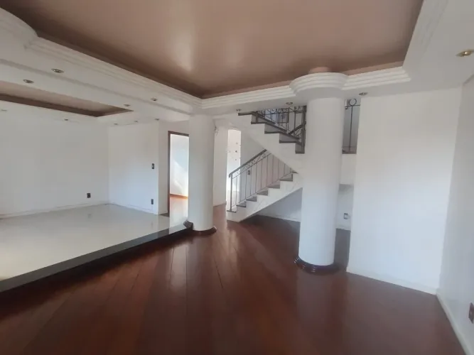 Casa de 5 quartos semi mobiliada no Córrego Grande