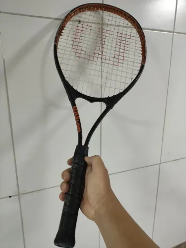 Vendo Raquete de Tênis 
