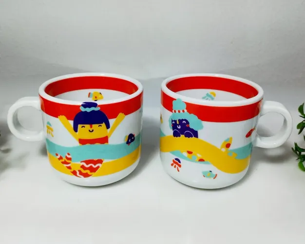 Duas Canecas Porcelana Tok & Stok.