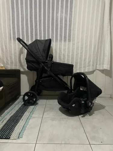 Kit carrinho + bebê conforto