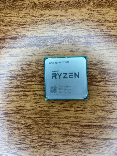 AMD Ryzen 3 3200G