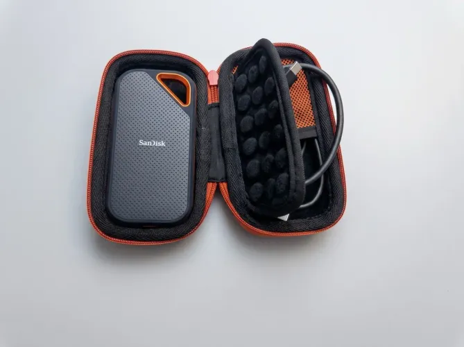 SSD Externo Portátil SanDisk Extreme Pro 1TB USB-C + Case e Cabos?