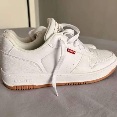 Tênis branco Levis Novo Masculino TAM 39