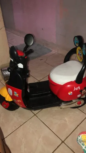 Moto elétrica infantil