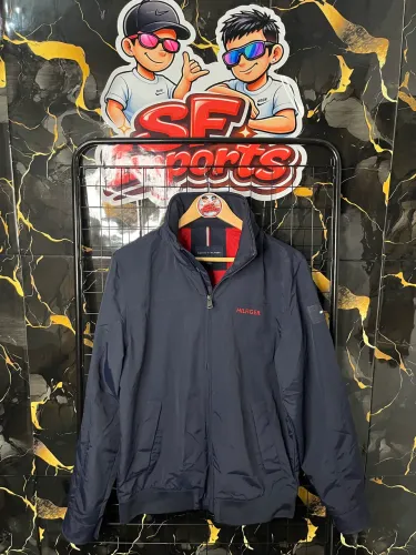 Velejador Tommy Hilfiger
