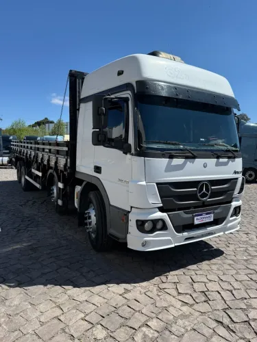 MB ATEGO 3030 8x2 ano 2018 carroceria