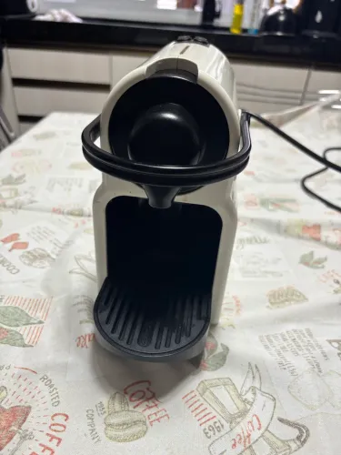 cafeteira nespresso c40 cápsulas com mixer de leite