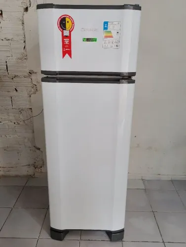 (Vendo ou troco)GELADEIRA ESMALTEC INVERTER 360L DEGELO MANUAL BRANCO 220V