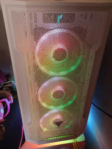 PC Gamer i3 10105F + RX 580 8GB + 16GB RAM + SSD NVMe 1TB