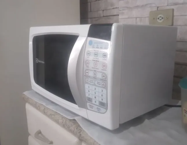 Microondas sem detalhes