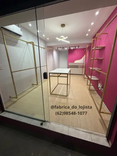 Araras para lojas. 
