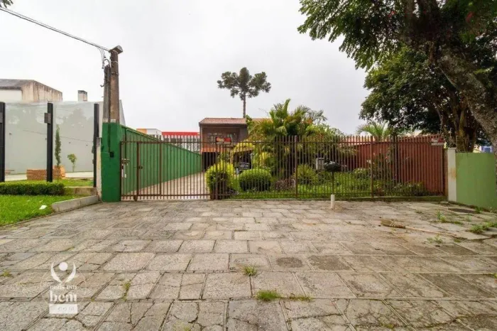 Sobrado com 4 dormitórios à venda, 398 m² por R$ 1.550.000,00 - Bacacheri - Curitiba/PR