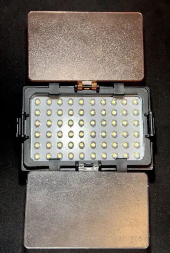Iluminador LED para Câmera com Barndoors