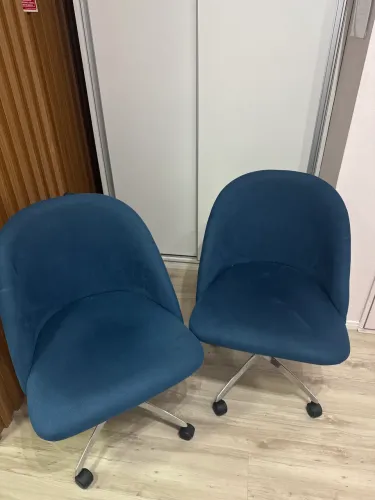 2 Poltronas Cadeira Giratória com rodinha decorativa sala escritório azul