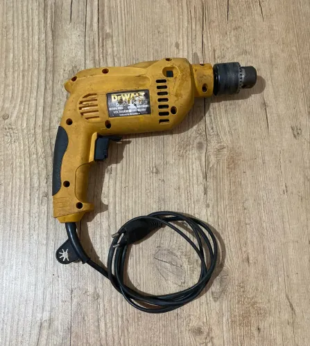 Furadeira dewalt  com reverse 