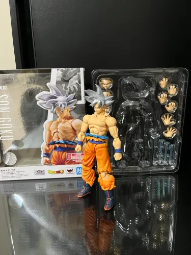SH Figuarts Goku Instinto Superior