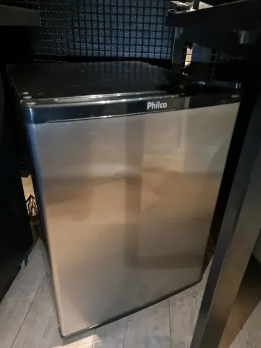 Frigobar Philco Inox 67L 220v
