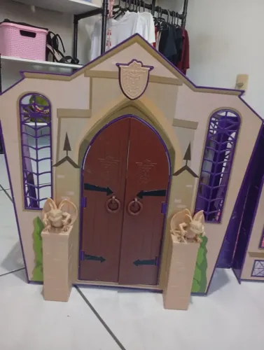 Escola Monster High