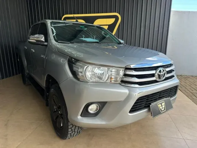 Toyota Hilux SW4 SRX 4X4 2.8 TDI 16V Dies. Aut. 2016