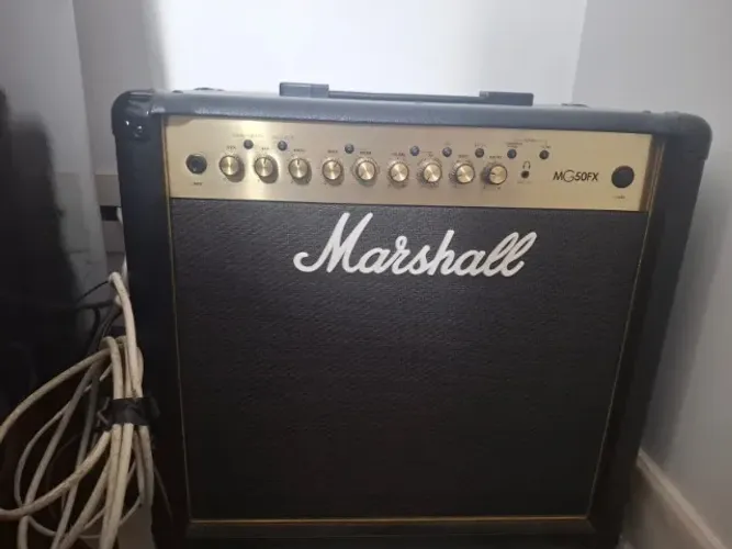 Marshall MG50fx 50W + footswitch clean / overdrive