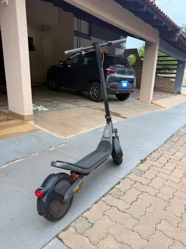 Vendo patinete Xiaomi Eletric Scooter 6