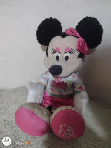 Promoção hoje pelúcia de 40 cm de altura da Minnie original da Disney com moletom plush
