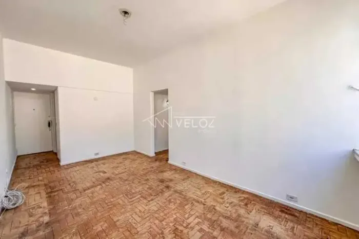 Apartamento : / Residencial / Humaitá