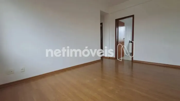 Apartamento Amplo de 133m²; com Elevador no Estrela do Oriente