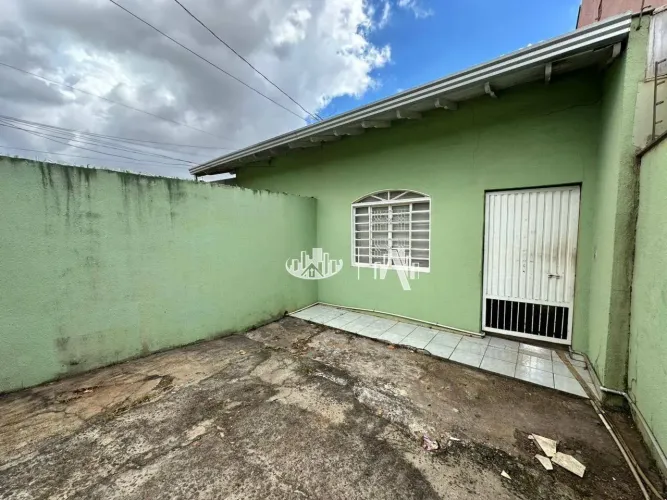 Casa com 2 Quartos para alugar, 45 m² por R$ 1.050/mês - Jardim Piza - Londrina/PR