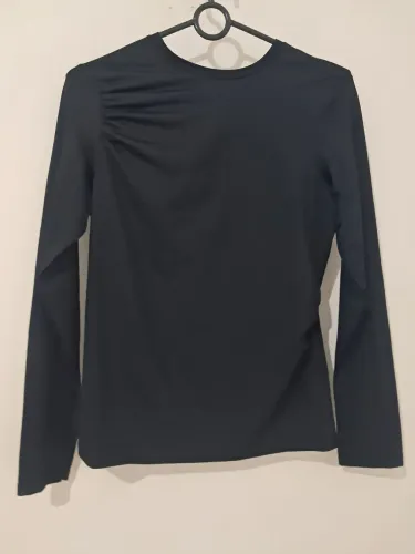 Blusa de malha t.M com manhosa longa