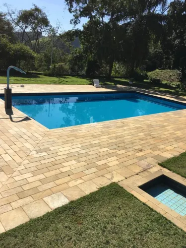 Granja com 24 mil m²