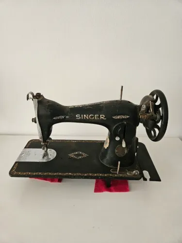 Maquina de Costura Singer antiga