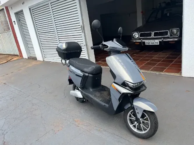 Moto Elétrica (SCOOTER DOT 1000W)