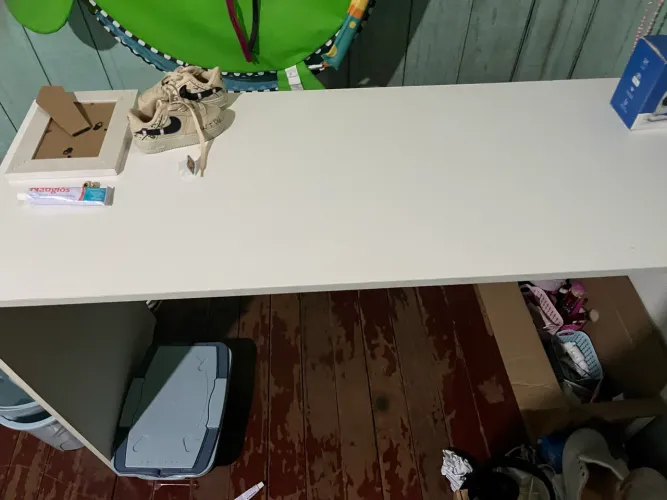 Vende-se mesa de escritório pequena