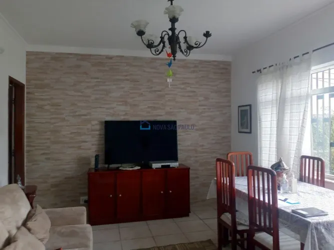Casa térrea com 4 quartos próximo ao Metrô Saúde.