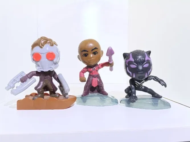 Miniaturas colecionáveis da Marvel - Senhor das Estrelas, Okoye e Pantera Negra - 2022