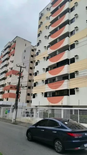 3/4 com varanda perto da praia de Pajuçara