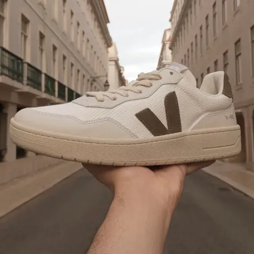 Tênis Veja V-90 tamanho 40