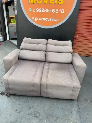 Sofá retrátil e reclinável