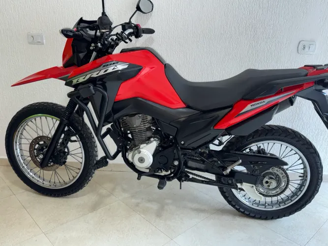 VENDE-SE HONDA BROS ABS 2025 RARIDADE