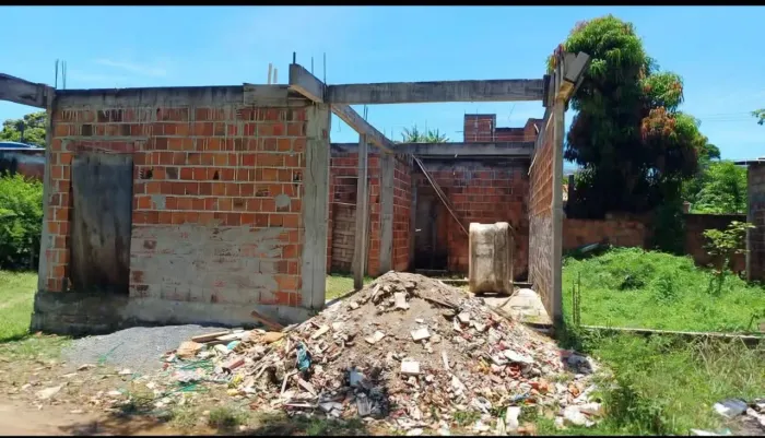 Construção na zona sul Ilhéus, perto da praia.